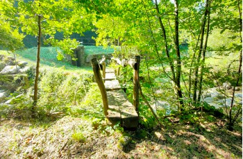 Ponte in legno per il Lago di Rezzo