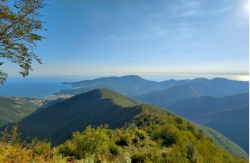Weg von Montallegro nach Rapallo über den Passo della Crocetta