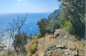 Trekking von San Fruttuoso di Camogli zur Höhe des Monte di Portofino