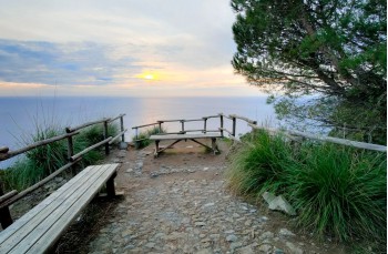 Rundweg von San Rocco di Camogli zum Semaforo Nuovo und Gaixella