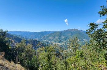 Kurze Rundwanderung von Montepegli nach Ciamazù und Ciassea