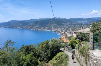 Wanderung zu Fuß von Ruta di Camogli nach Camogli