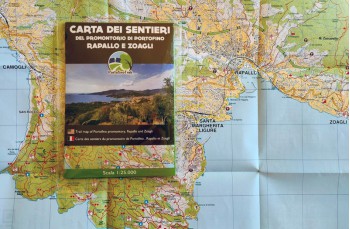 Carte papier des sentiers de Portofinotrek à partir de Camogli, Portofino Park, Rapallo, Zoagli jusqu'à Chiavari