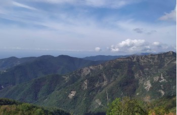 Ein langer Trail von etwa 22 Kilometern auf den Höhen von Rapallo