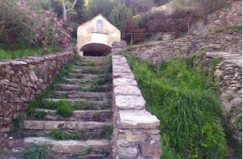 Ein langer Trail von etwa 22 Kilometern auf den Höhen von Rapallo